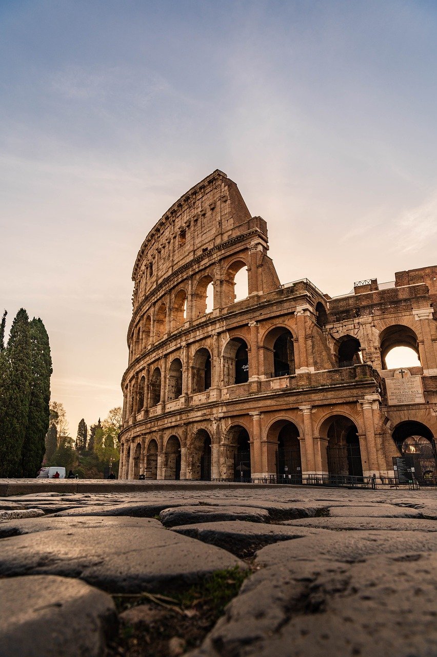 découvrez les meilleures destinations pour voyager en solo : conseils, lieux incontournables et astuces pour une aventure unique en toute sécurité, que vous soyez débutant ou voyageur aguerri.