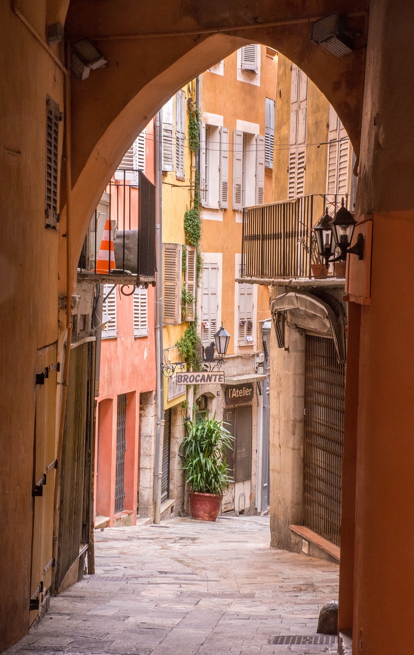 découvrez les meilleures destinations et itinéraires pour un road trip inoubliable à travers la france, entre paysages magnifiques, patrimoine culturel et gastronomie unique.