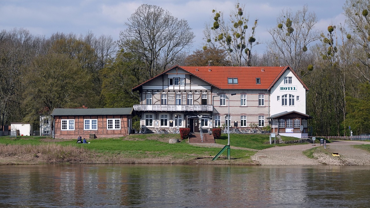 découvrez nos hébergements confortables et adaptés à tous vos besoins pour un séjour inoubliable.