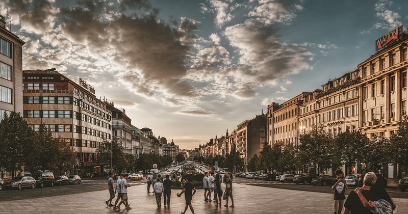 Visiter Prague en bus touristique : le guide complet pour tout voir
